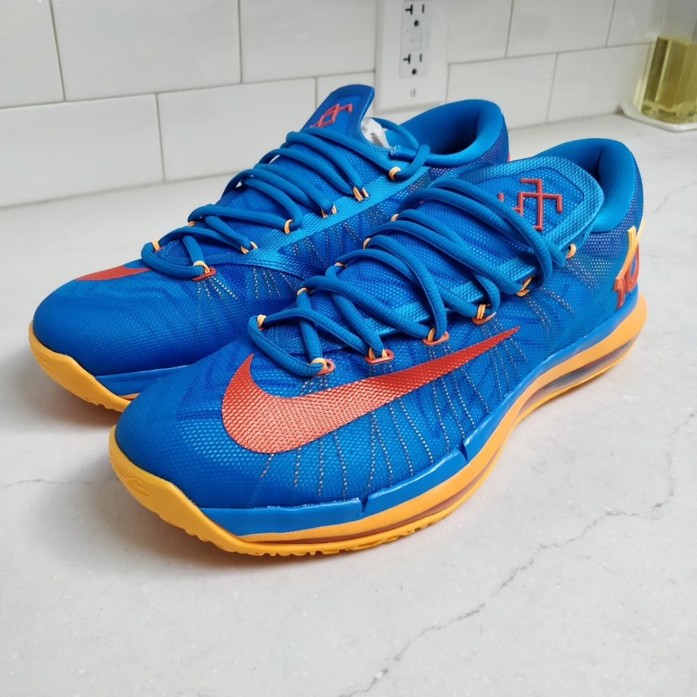 Nike KD 6 Elite Team.  Brand New in Box.  Never worn.  Size 11.